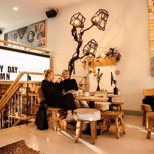 https://king-kong-hostel.zandvoort-hotels.com